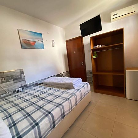 Marina'S Rooms Xrisopolitissa Larnaca Exterior foto