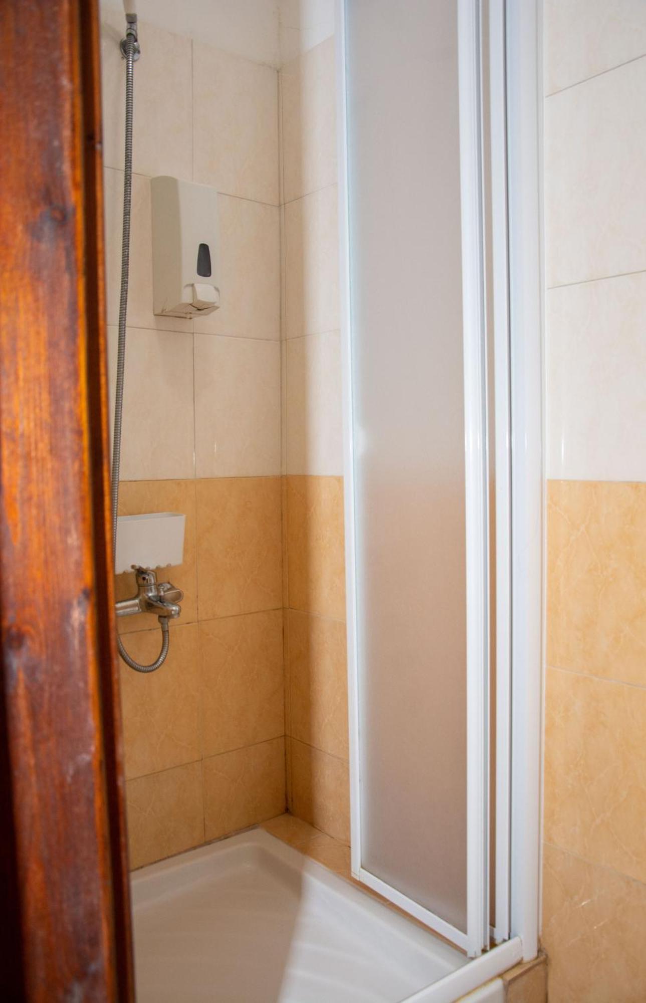 Marina'S Rooms Xrisopolitissa Larnaca Exterior foto